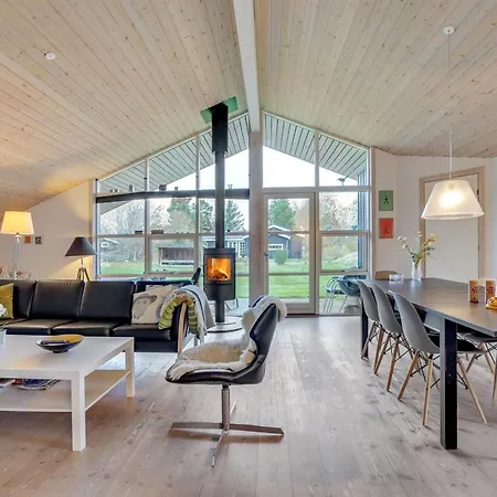 Elni - 900m From The Sea By Interhome Feriehus *